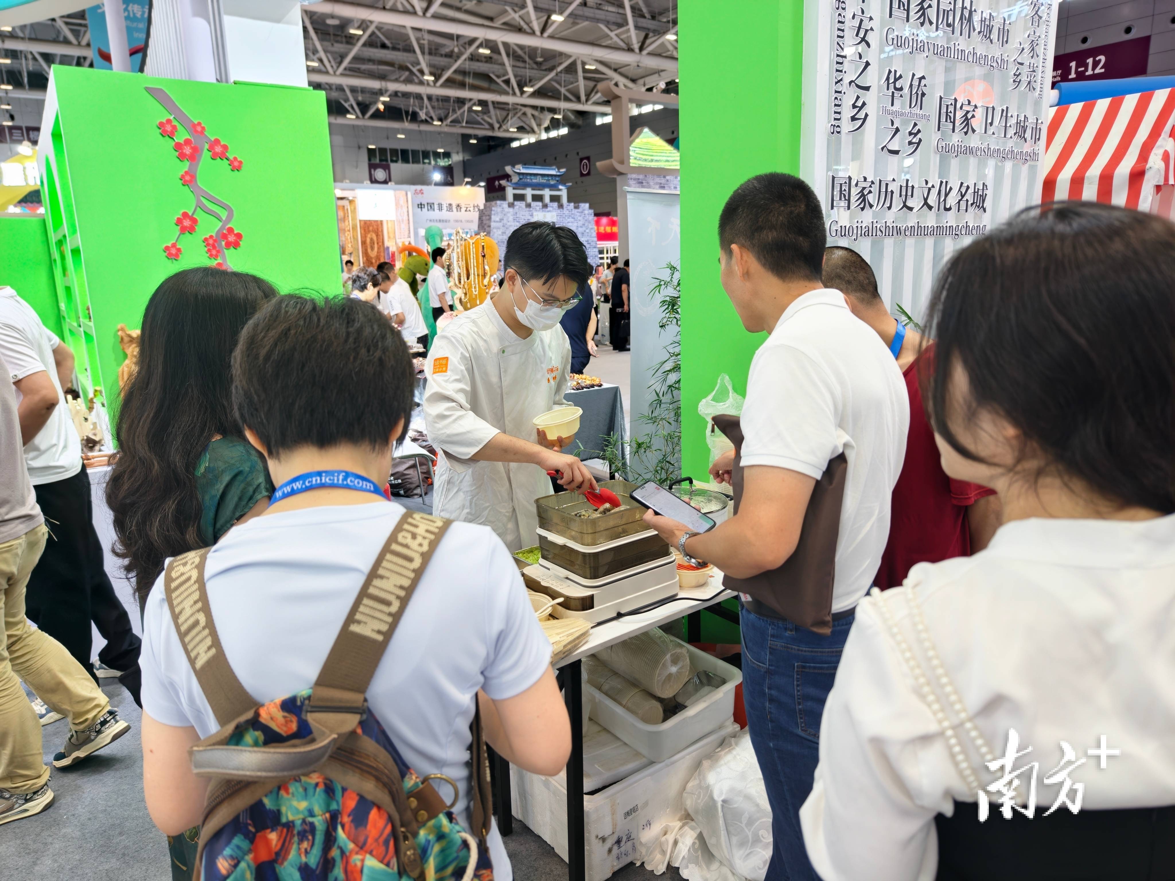 来梅州展馆，尝客家味道！今年文博会，梅州带来了这些美食→
